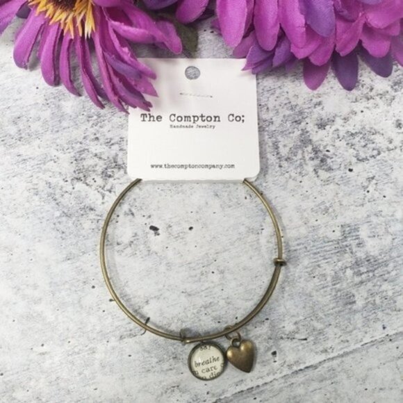 NWT Handmade | Breathe Charm Dangle Bracelet - Picture 1 of 2